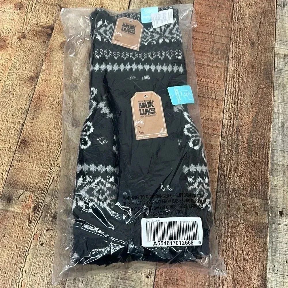 NWT Muk Luks Reversible Scarf, Beanie, and Touchscreen Gloves Set - Picture 5 of 6